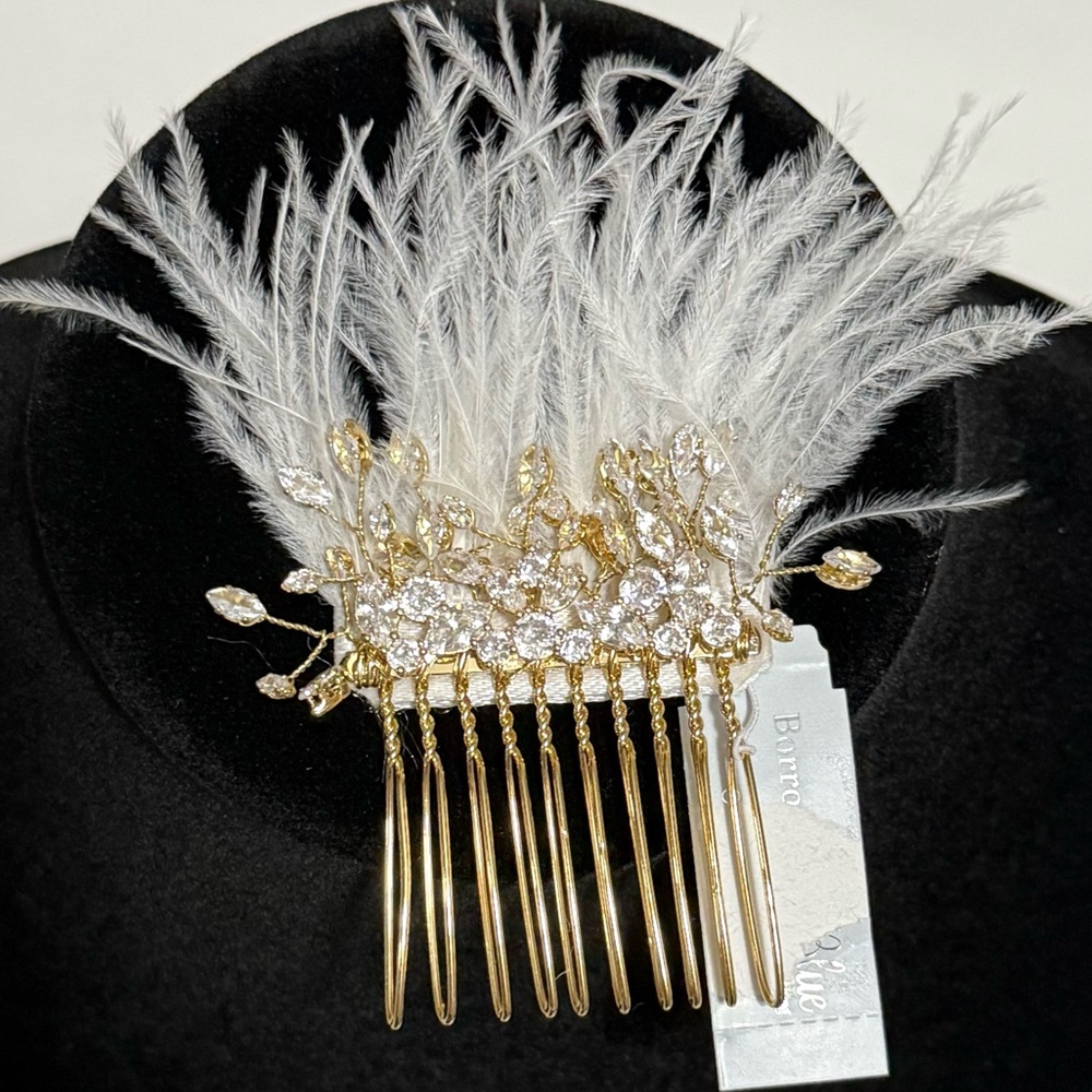 Borrowed & Blue Crystal CZ Stone White Ostrich Feather Hair Comb - NWT